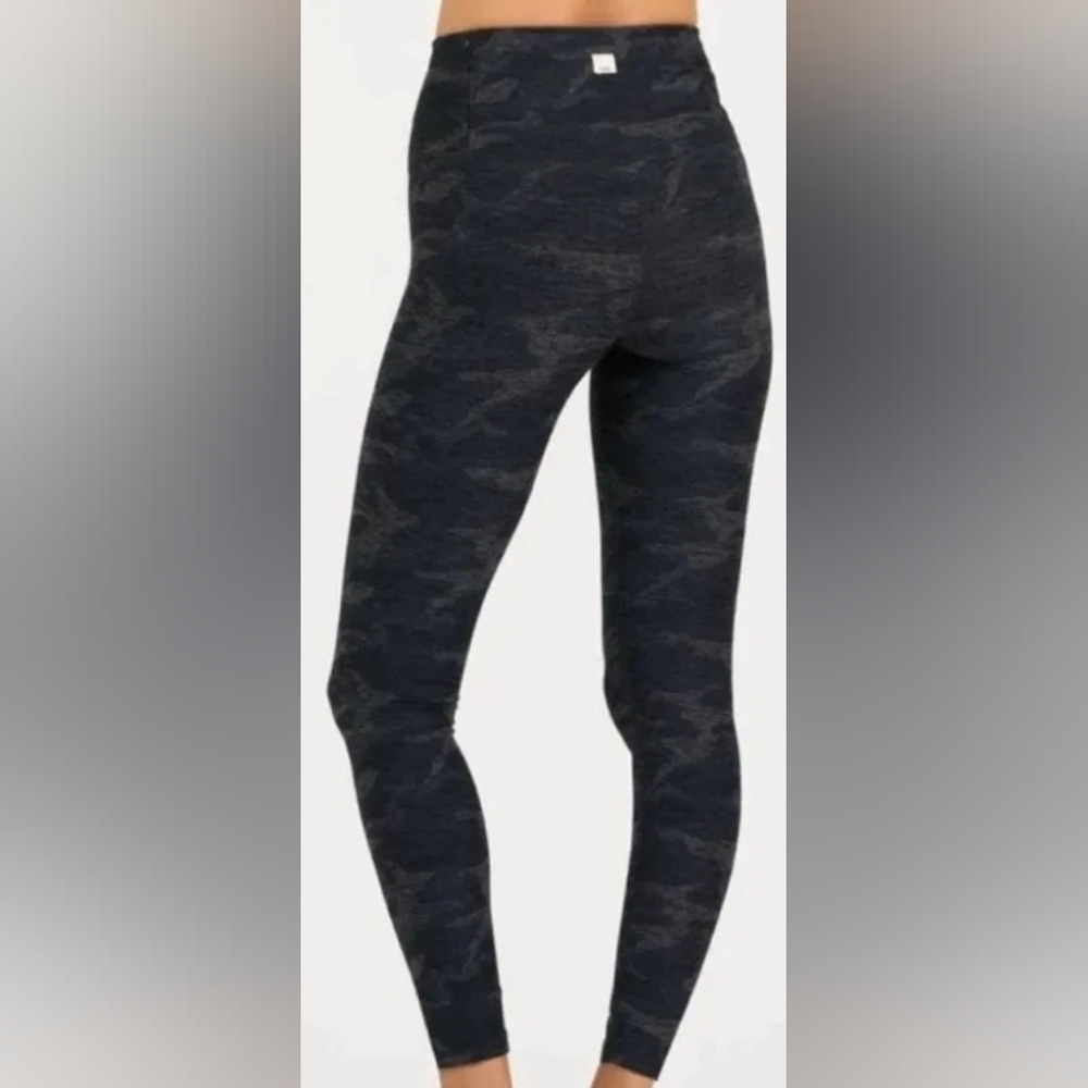 Vuori Camo Print Clean Elevation Leggings - Size M